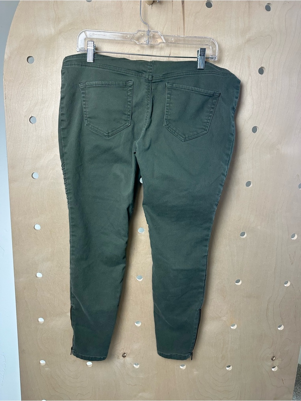 Isabel Maternity by Ingrid & Isabel Olive Green Moto Jeggings Size 6 Over Belly - Picture 5 of 8